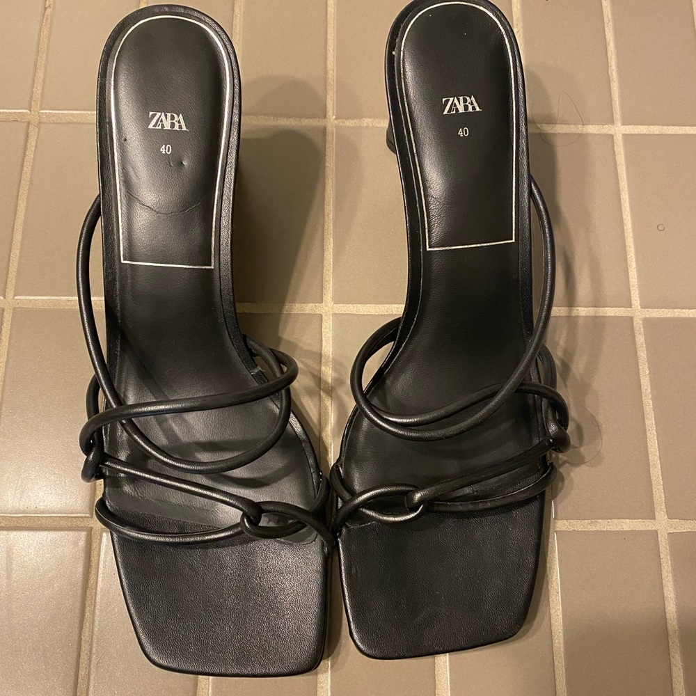 Zara Black Strappy Heeled Sandals NWOT